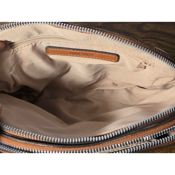 Nine West Beige Crossbody Bag‎ multiple pockets - Picture 6 of 9